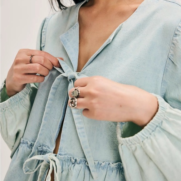 Free People Denim top Light Blue TieFront Blouse long sleeve lightweight jacket - Picture 4 of 5